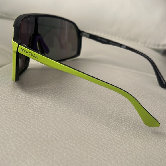 Body Glove Men's Shield Sunglasses Green - Picture 2 of 14